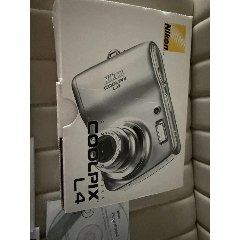 Nikon Coolpix L3 5.1MP Digital Camera Silver 3x Optical Zoom